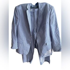 Adolfo 48R × 43W Seersucker 2 Piece Suit Blue Stripe
100% Cotton EUC